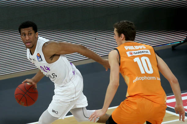 本次海报以 本次海报以